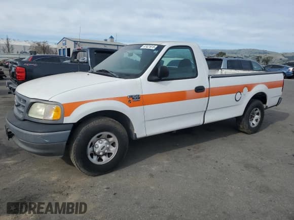 ✅ 2002 Ford F-150 XL • VIN: 2FTPF17Z12CA63367 • Lot: 47421615. Listed on Copart with 122,782 mi. Free auction sales archive from the USA and detailed vehicle history report at DreamBid. Image 1.
