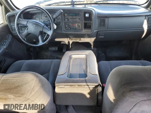 ✅ 2006 Chevrolet Silverado 2500HD LT1 • VIN: 1GCHK23D16F196835 • Lot: 42248305. Wystawiony na Copart z przebiegiem 309 447 mil. Bezpłatny archiwum sprzedaży aukcyjnych z USA i szczegółowy raport historii pojazdu na DreamBid. Zdjęcie 8.