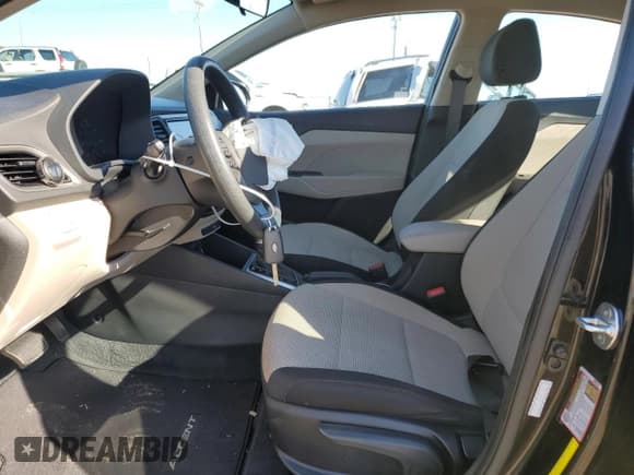 ✅ 2020 Hyundai Accent SE • VIN: 3KPC24A62LE111310 • Лот: 78958624. Опубликован ранее на Copart с пробегом 65 231 миль. Бесплатный доступ к архиву аукционных продаж из США и подробный отчёт об истории автомобиля на DreamBid. Изображение 7.