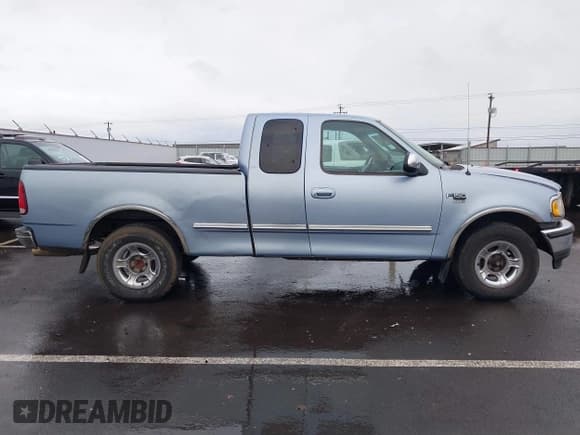 ✅ 1998 Ford F-150 • VIN: 1FTZX1762WKB76211 • Lot: 41518425. Wystawiony na IAAI z przebiegiem 265 987 mil. Bezpłatny archiwum sprzedaży aukcyjnych z USA i szczegółowy raport historii pojazdu na DreamBid. Zdjęcie 13.