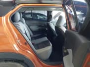 ✅ 2023 Nissan Kicks SR • VIN: 3N1CP5DV8PL531801 • Lot: 43740530. Wystawiony na IAAI z przebiegiem 42 950 mil. Bezpłatny archiwum sprzedaży aukcyjnych z USA i szczegółowy raport historii pojazdu na DreamBid. Zdjęcie 8.