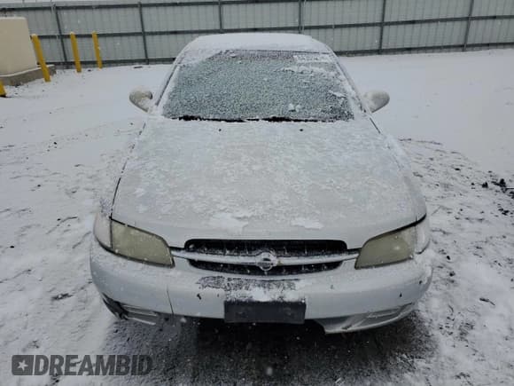 ✅ 1998 Nissan Altima XE • VIN: 1N4DL01DXWC205073 • Lot: 84305274. Wystawiony na Copart z przebiegiem 224 927 mil. Bezpłatny archiwum sprzedaży aukcyjnych z USA i szczegółowy raport historii pojazdu na DreamBid. Zdjęcie 5.