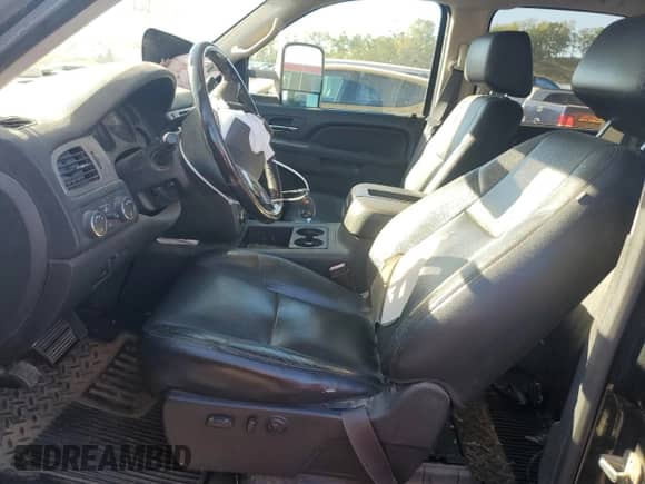 2013 Chevrolet Silverado 3500HD High Country с VIN 1GC4K1E81DF176333, выставлен на аукционе Copart как лот 73787914 с пробегом 173 751 миль миль и Чистый • Clean title. История ставок и продаж доступна на DreamBid. Изображение 7.