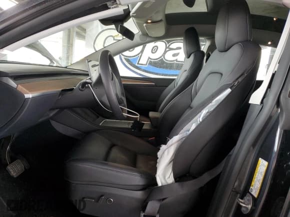 ✅ 2025 Tesla Model Y Long Range • VIN: 7SAYGDED0SF267132 • Lot: 84027995. Listed on Copart with 14,878 mi. Free auction sales archive from the USA and detailed vehicle history report at DreamBid. Image 7.