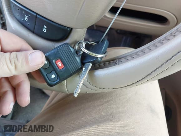 ✅ 1998 Ford Expedition XLT • VIN: 1FMPU18L6WLA67373 • Lot: 41786793. Wystawiony na IAAI z przebiegiem 170 949 mil. Bezpłatny archiwum sprzedaży aukcyjnych z USA i szczegółowy raport historii pojazdu na DreamBid. Zdjęcie 11.