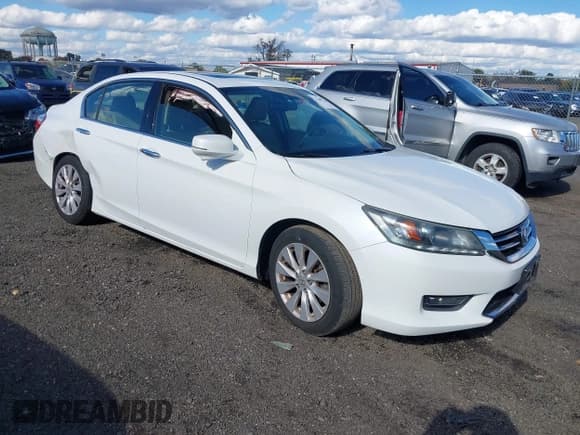 ✅ 2015 Honda Accord EX-L • VIN: 1HGCR3F82FA009112 • Lot: 43499228. Wystawiony na IAAI z przebiegiem 133 093 mil. Bezpłatny archiwum sprzedaży aukcyjnych z USA i szczegółowy raport historii pojazdu na DreamBid. Zdjęcie 1.