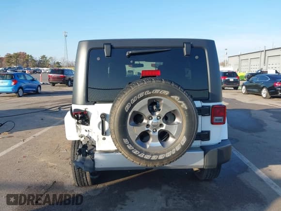 ✅ 2018 Jeep Wrangler Unlimited Sahara • VIN: 1C4HJWEG3JL923663 • Lot: 43674788. Listed on IAAI with 84,222 mi. Free auction sales archive from the USA and detailed vehicle history report at DreamBid. Image 16.