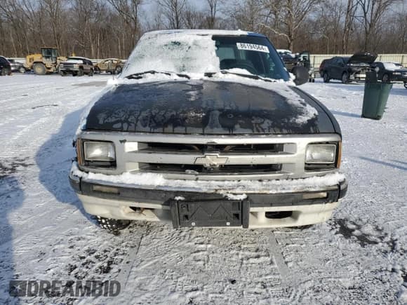 ✅ 1996 Chevrolet S-10 • VIN: 1GCCS14X8T8119246 • Лот: 86194564. Опубликован ранее на Copart с пробегом 148 211 миль. Бесплатный доступ к архиву аукционных продаж из США и подробный отчёт об истории автомобиля на DreamBid. Изображение 5.