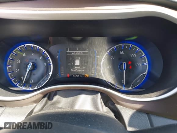 ✅ 2017 Chrysler Pacifica Touring L • VIN: 2C4RC1BG1HR785208 • Лот: 42584438. Опубликован ранее на IAAI с пробегом 93 204 миль. Бесплатный доступ к архиву аукционных продаж из США и подробный отчёт об истории автомобиля на DreamBid. Изображение 7.