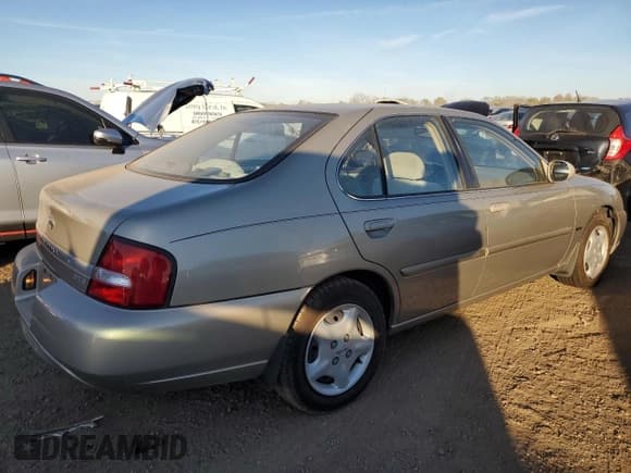 ✅ 2001 Nissan Altima GXE • VIN: 1N4DL01D71C106882 • Lot: 75677804. Wystawiony na Copart z przebiegiem 62 013 mil. Bezpłatny archiwum sprzedaży aukcyjnych z USA i szczegółowy raport historii pojazdu na DreamBid. Zdjęcie 3.
