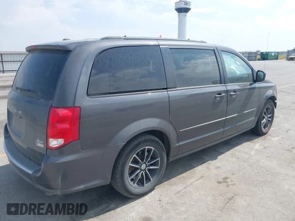 ✅ 2017 Dodge Grand Caravan GT • VIN: 2C4RDGEG5HR573049 • Lot: 43228787. Wystawiony na IAAI z przebiegiem 110 606 mil. Bezpłatny archiwum sprzedaży aukcyjnych z USA i szczegółowy raport historii pojazdu na DreamBid. Zdjęcie 4.
