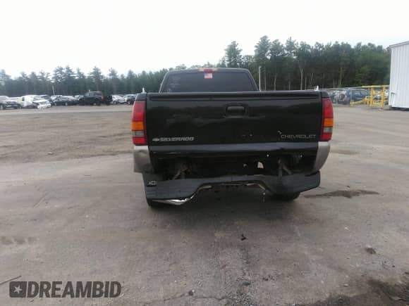 2002 Chevrolet Silverado 1500 LS with VIN 1GCEK14T72Z273185, listed as a IAAI auction lot 34055338 with 123,301 mi miles and . Bid and sale history available at DreamBid. Image 6.