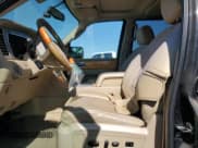 ✅ 2007 Lincoln Navigator • VIN: 5LMFU27537LJ25071 • Lot: 80308815. Wystawiony na Copart z przebiegiem 206 912 mil. Bezpłatny archiwum sprzedaży aukcyjnych z USA i szczegółowy raport historii pojazdu na DreamBid. Zdjęcie 7.