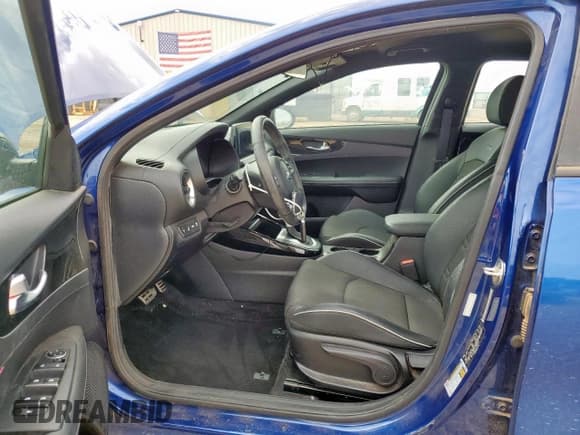 ✅ 2020 Kia Forte GT-Line • VIN: 3KPF34AD3LE166406 • Лот: 86482605. Опубликован ранее на Copart с пробегом 36 970 миль. Бесплатный доступ к архиву аукционных продаж из США и подробный отчёт об истории автомобиля на DreamBid. Изображение 7.