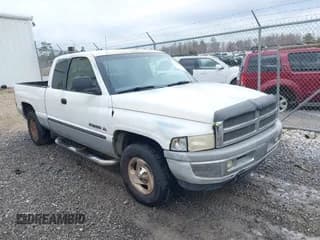 ✅ 2000 Dodge 1500 • VIN: 3B7HC13Z8YM207318 • Lot: 41417475. Listed on IAAI with 232,453 mi. Free auction sales archive from the USA and detailed vehicle history report at DreamBid. Image 1.