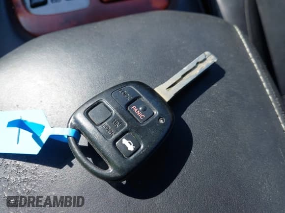 ✅ 2006 Lexus SC 430 • VIN: JTHFN48Y469001135 • Lot: 41179848. Wystawiony na IAAI z przebiegiem 142 152 mil. Bezpłatny archiwum sprzedaży aukcyjnych z USA i szczegółowy raport historii pojazdu na DreamBid. Zdjęcie 11.