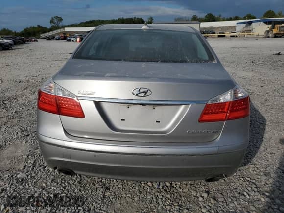 2011 Hyundai Genesis z VIN KMHGC4DF3BU119079, wystawiony jako Copart lot #71789764 z przebiegiem Nie podano mil oraz Szkoda całkowita • Salvage title. Historia ofert i sprzedaży dostępna na DreamBid. Obrazek 6.