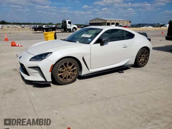 ✅ 2023 Toyota 86 • VIN: JF1ZNBB19P9750888 • Lot: 84472725. Listed on Copart with 28,041 mi. Free auction sales archive from the USA and detailed vehicle history report at DreamBid. Image 1.