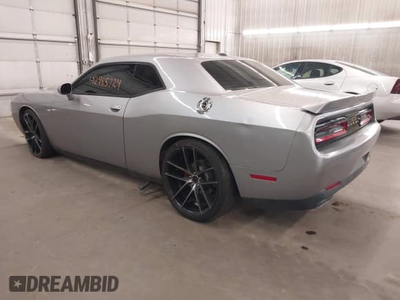 ✅ 2015 Dodge Challenger R/T • VIN: 2C3CDZAT8FH911037 • Лот: 42955724. Опубликован ранее на IAAI с пробегом 114 569 миль. Бесплатный доступ к архиву аукционных продаж из США и подробный отчёт об истории автомобиля на DreamBid. Изображение 3.