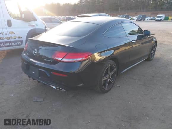 ✅ 2018 Mercedes-Benz C 300 • VIN: WDDWJ4KB0JF637536 • Lot: 40845998. Listed on IAAI with 49,846 mi. Free auction sales archive from the USA and detailed vehicle history report at DreamBid. Image 4.