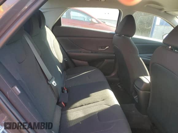 2025 Hyundai Elantra SEL Sport с VIN KMHLM4DG7SU861277, выставлен на аукционе Copart как лот 85526485 с пробегом 10 849 миль миль и Списание • Salvage title. История ставок и продаж доступна на DreamBid. Изображение 10.