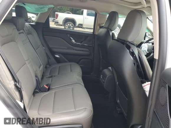 ✅ 2025 Lincoln Corsair Premiere • VIN: 5LMCJ1CA7SUL20974 • Lot: 84264925. Listed on Copart with 1,335 mi. Free auction sales archive from the USA and detailed vehicle history report at DreamBid. Image 11.