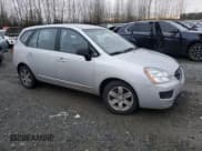 ✅ 2008 Kia Rondo LX • VIN: KNAFG525087198414 • Лот: 41650315. Опубликован ранее на Copart с пробегом 168 727 миль. Бесплатный доступ к архиву аукционных продаж из США и подробный отчёт об истории автомобиля на DreamBid. Изображение 4.