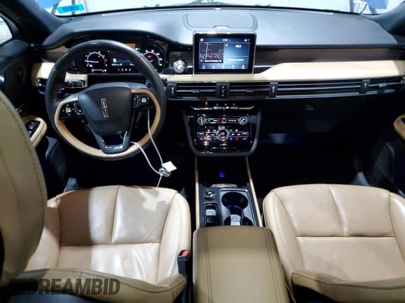 ✅ 2020 Lincoln Corsair Reserve • VIN: 5LMCJ2D93LUL13550 • Lot: 61812835. Listed on Copart with 43,938 mi. Free auction sales archive from the USA and detailed vehicle history report at DreamBid. Image 8.