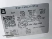 ✅ 2018 Buick Enclave Essence • VIN: 5GAERBKWXJJ187608 • Lot: 43613354. Wystawiony na IAAI z przebiegiem 103 409 mil. Bezpłatny archiwum sprzedaży aukcyjnych z USA i szczegółowy raport historii pojazdu na DreamBid. Zdjęcie 9.