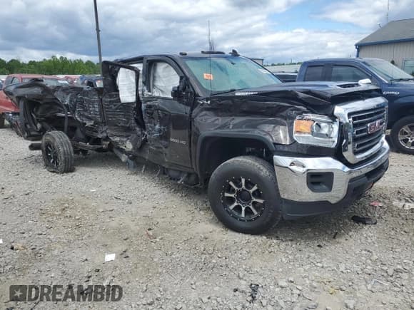 ✅ 2018 GMC Sierra 2500HD • VIN: 1GT12REY3JF226386 • Лот: 56498054. Опубликован ранее на Copart с пробегом 50 060 миль. Бесплатный доступ к архиву аукционных продаж из США и подробный отчёт об истории автомобиля на DreamBid. Изображение 4.