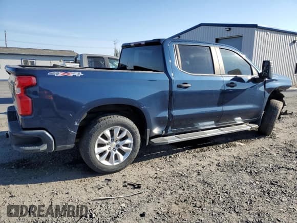 ✅ 2019 Chevrolet Silverado 1500 Custom • VIN: 3GCUYBEFXKG700027 • Lot: 69977734. Wystawiony na Copart z przebiegiem 79 626 mil. Bezpłatny archiwum sprzedaży aukcyjnych z USA i szczegółowy raport historii pojazdu na DreamBid. Zdjęcie 3.