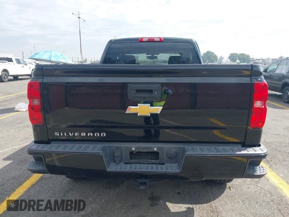 ✅ 2018 Chevrolet Silverado 1500 Custom • VIN: 1GCRCPEH5JZ324547 • Lot: 43389774. Wystawiony na IAAI z przebiegiem 238 932 mil. Bezpłatny archiwum sprzedaży aukcyjnych z USA i szczegółowy raport historii pojazdu na DreamBid. Zdjęcie 16.