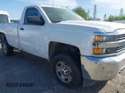 ✅ 2015 Chevrolet Silverado 2500HD Work Truck • VIN: 1GC0CUEG1FZ118681 • Lot: 41910006. Wystawiony na IAAI z przebiegiem 180 869 mil. Bezpłatny archiwum sprzedaży aukcyjnych z USA i szczegółowy raport historii pojazdu na DreamBid. Zdjęcie 6.