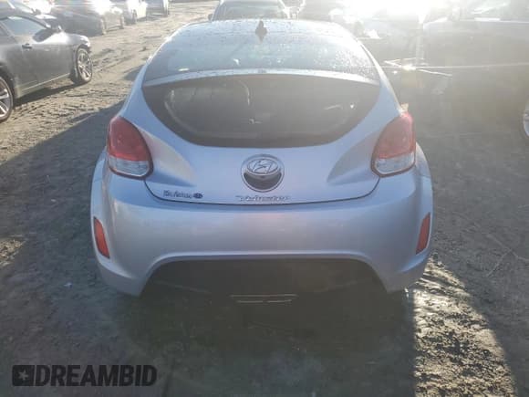 ✅ 2017 Hyundai Veloster • VIN: KMHTC6AD5HU316678 • Lot: 86390244. Wystawiony na Copart z przebiegiem 54 243 mil. Bezpłatny archiwum sprzedaży aukcyjnych z USA i szczegółowy raport historii pojazdu na DreamBid. Zdjęcie 6.