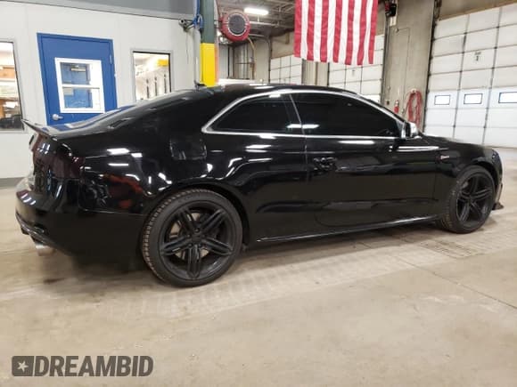 ✅ 2014 Audi S5 Premium Plus • VIN: WAUCGAFR8EA053757 • Лот: 43232095. Опубликован ранее на Copart с пробегом 96 216 миль. Бесплатный доступ к архиву аукционных продаж из США и подробный отчёт об истории автомобиля на DreamBid. Изображение 3.