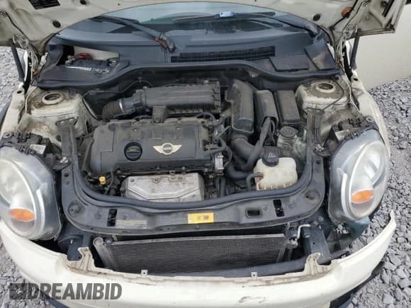 ✅ 2013 MINI Convertible • VIN: WMWZN3C54DT568612 • Лот: 68308245. Опубликован ранее на Copart с пробегом 204 966 миль. Бесплатный доступ к архиву аукционных продаж из США и подробный отчёт об истории автомобиля на DreamBid. Изображение 11.