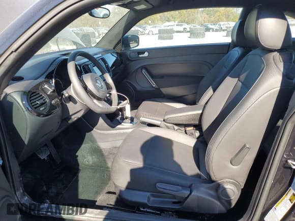 ✅ 2016 Volkswagen Beetle Fleet Edition • VIN: 3VWF17AT6GM610594 • Lot: 91434175. Listed on Copart with 43,592 mi. Free auction sales archive from the USA and detailed vehicle history report at DreamBid. Image 7.