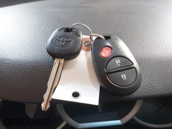 ✅ 2012 Toyota Tacoma • VIN: 3TMLU4EN2CM094154 • Lot: 41322227. Listed on IAAI with 270,712 mi. Free auction sales archive from the USA and detailed vehicle history report at DreamBid. Image 11.