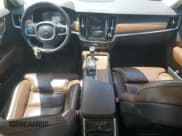 ✅ 2018 Volvo V90 Inscription • VIN: YV1102GL3J1069870 • Лот: 67247834. Опубликован ранее на Copart с пробегом 62 775 миль. Бесплатный доступ к архиву аукционных продаж из США и подробный отчёт об истории автомобиля на DreamBid. Изображение 8.