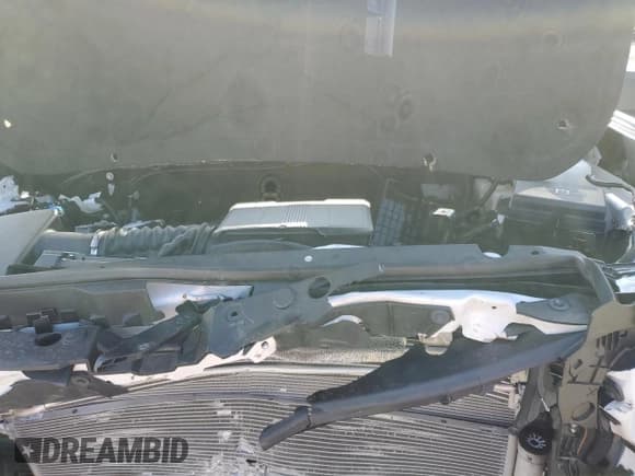 ✅ 2024 Chevrolet Silverado 2500HD • VIN: 1GB0WLE73RF410425 • Лот: 42040355. Опубликован ранее на Copart с пробегом 5 847 миль. Бесплатный доступ к архиву аукционных продаж из США и подробный отчёт об истории автомобиля на DreamBid. Изображение 11.