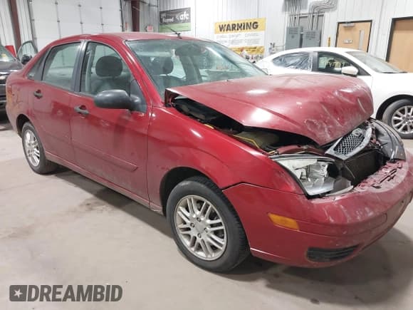 ✅ 2005 Ford Focus S • VIN: 1FAFP34N45W147512 • Lot: 43528588. Wystawiony na IAAI z przebiegiem 162 037 mil. Bezpłatny archiwum sprzedaży aukcyjnych z USA i szczegółowy raport historii pojazdu na DreamBid. Zdjęcie 1.