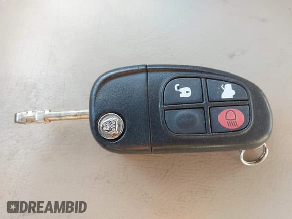 ✅ 2005 Jaguar XJ 8 LWB • VIN: SAJWA79C45SG46820 • Lot: 43825715. Wystawiony na IAAI z przebiegiem 176 203 mil. Bezpłatny archiwum sprzedaży aukcyjnych z USA i szczegółowy raport historii pojazdu na DreamBid. Zdjęcie 11.