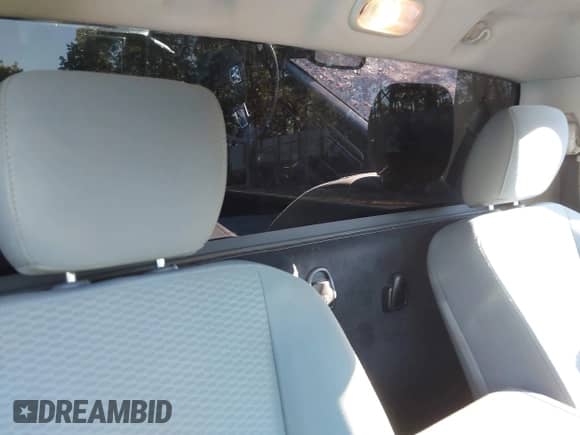 2015 Ram 1500 Express z VIN 3C6JR6AT8FG574458, wystawiony jako IAAI lot #43334806 z przebiegiem 67 164 mil mil oraz . Historia ofert i sprzedaży dostępna na DreamBid. Obrazek 8.