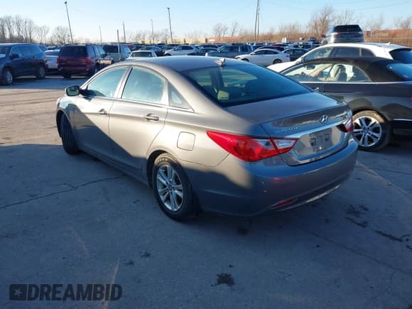 ✅ 2013 Hyundai Sonata GL • VIN: 5NPEB4AC9DH656724 • Lot: 41215745. Listed on IAAI with 210,134 mi. Free auction sales archive from the USA and detailed vehicle history report at DreamBid. Image 3.