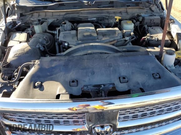 ✅ 2018 Ram 3500 Laramie • VIN: 3C63RRML8JG199802 • Lot: 81910734. Wystawiony na Copart z przebiegiem 239 139 mil. Bezpłatny archiwum sprzedaży aukcyjnych z USA i szczegółowy raport historii pojazdu na DreamBid. Zdjęcie 11.