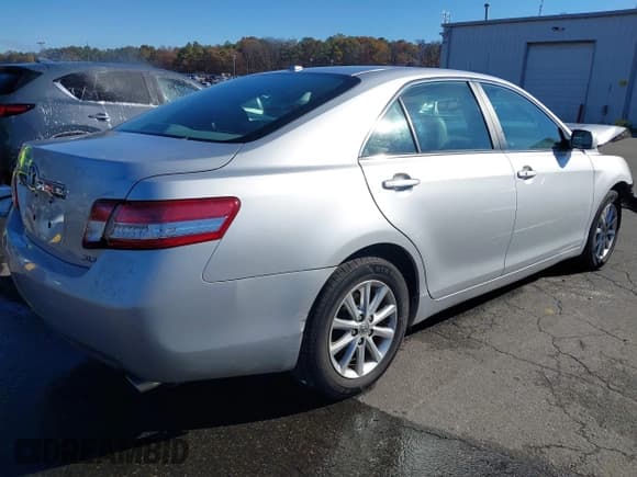 ✅ 2011 Toyota Camry XLE • VIN: 4T1BK3EK4BU624812 • Лот: 43528709. Опубликован ранее на IAAI с пробегом 163 813 миль. Бесплатный доступ к архиву аукционных продаж из США и подробный отчёт об истории автомобиля на DreamBid. Изображение 4.