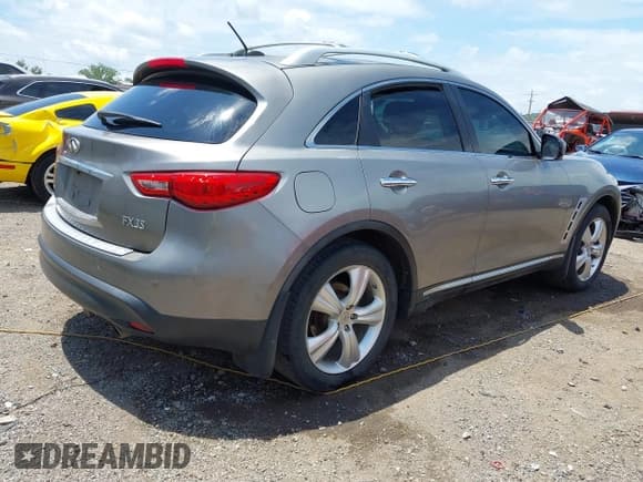 ✅ 2010 Infiniti FX • VIN: JN8AS1MW8AM855014 • Lot: 42581928. Wystawiony na IAAI z przebiegiem 262 728 mil. Bezpłatny archiwum sprzedaży aukcyjnych z USA i szczegółowy raport historii pojazdu na DreamBid. Zdjęcie 4.