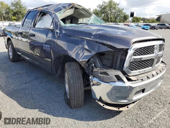 2024 Ram 1500 SLT z VIN 1C6RR6GGXRS123557, wystawiony jako Copart lot #85113715 z przebiegiem 43 687 mil mil oraz Szkoda całkowita • Salvage title. Historia ofert i sprzedaży dostępna na DreamBid. Obrazek 4.