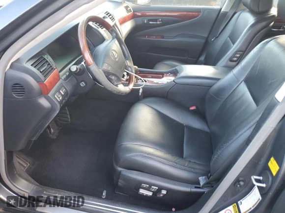 ✅ 2008 Lexus LS 460 • VIN: JTHBL46FX85063462 • Lot: 92849825. Wystawiony na Copart z przebiegiem 159 143 mil. Bezpłatny archiwum sprzedaży aukcyjnych z USA i szczegółowy raport historii pojazdu na DreamBid. Zdjęcie 7.