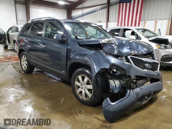✅ 2011 Kia Sorento LX • VIN: 5XYKTDA19BG021165 • Lot: 53826625. Listed on Copart with 277,180 mi. Free auction sales archive from the USA and detailed vehicle history report at DreamBid. Image 4.